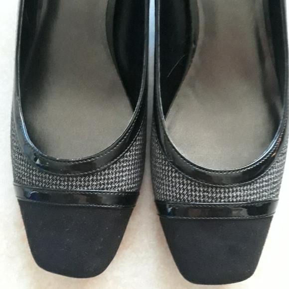 *Host Pick*Covington cute shoes - Picture 2 of 8